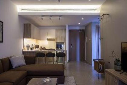 ZUR Studios & Suites - image 10