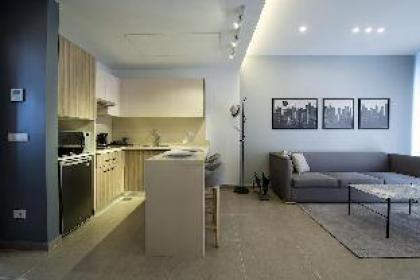 ZUR Studios & Suites - image 14