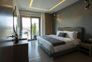 ZUR Studios & Suites - image 2