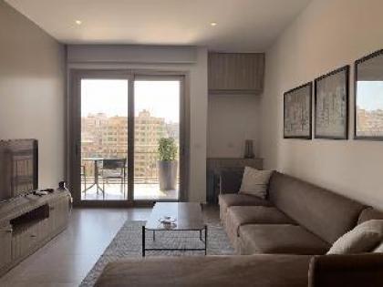 ZUR Studios & Suites - image 3