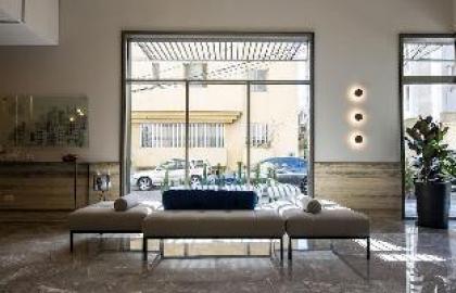 ZUR Studios & Suites - image 7